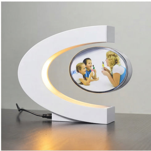 Cadre Photo Flottant – Une Souvenir Qui Semble Suspendu